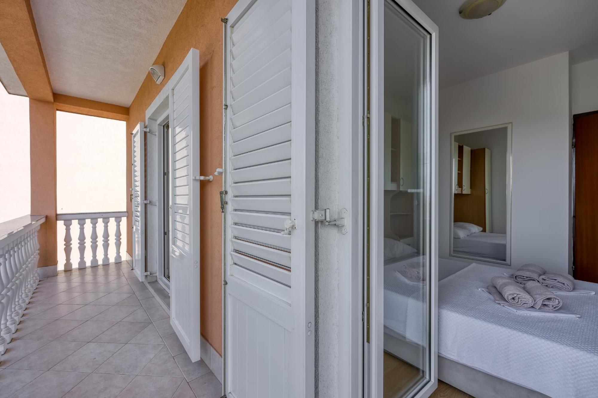 Apartments Grozdana Crikvenica Luaran gambar